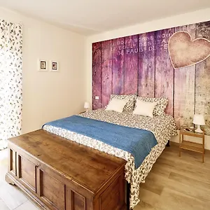 casa-esterina.it-tuscanyhotel.com/